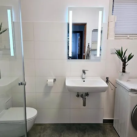 Schicke 2-zimmer-wohnung Im Vintage-look * Krakow